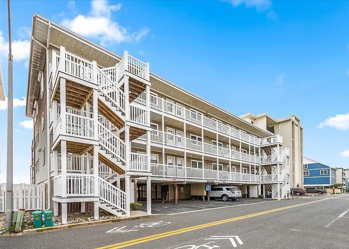 Holiday home Amazing Views From 1 Bedroom Oceanfront *